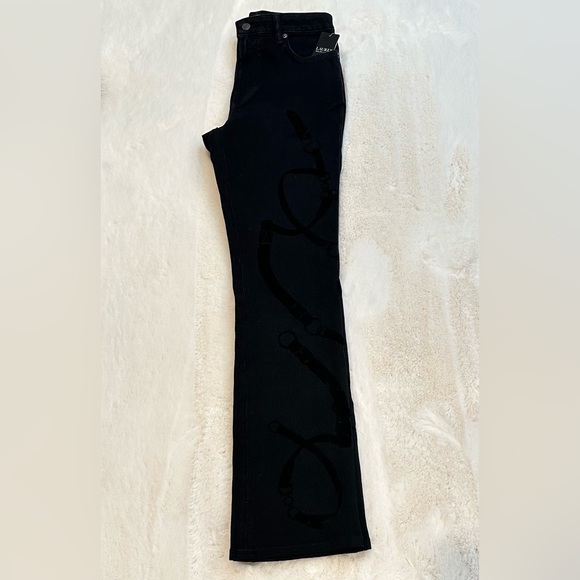 AUTHENTICATED
Belting-Print High-Rise Boot Jean
Lauren - Picture 12 of 15